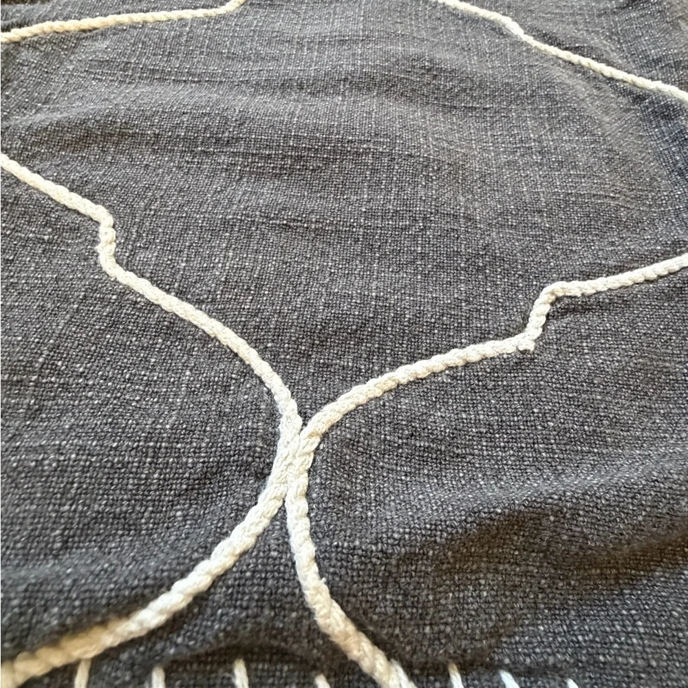 Pottery Barn 22x22 pillow cover Moroccan tile embroidered gray white quatrefoil